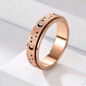 NWOT Rose Gold Moon & Star Anxiety Spinner Ring – Size 6